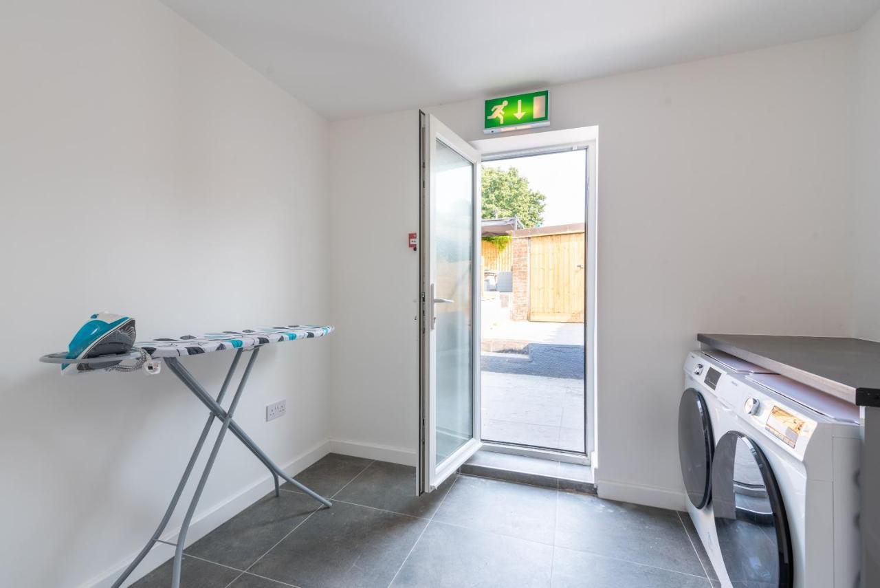 Exquisite Cardiff Apartments- With Garden Lounge & Games Room Exterior foto