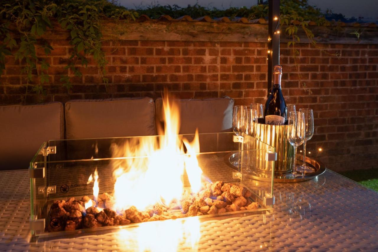Exquisite Cardiff Apartments- With Garden Lounge & Games Room Exterior foto
